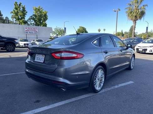 Used 2013 Ford Fusion SE image 3