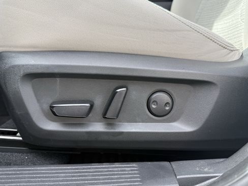 Used 2023 Nissan Rogue SV image 25