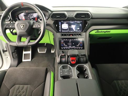 Used 2024 Lamborghini Urus S image 18