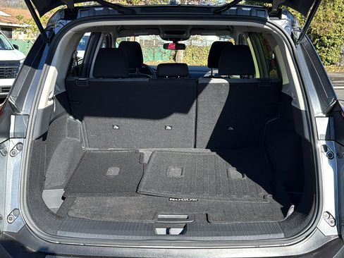 Certified 2023 Nissan Rogue SV image 24
