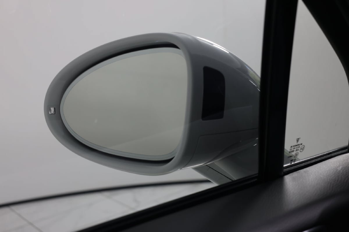 Used 2023 Porsche Macan AWD/4WD image 16