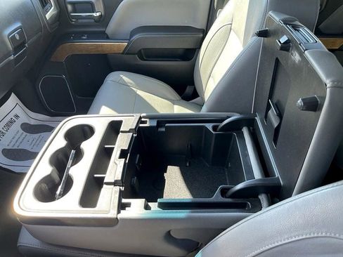 Used 2018 Chevrolet Silverado 1500 LTZ image 38