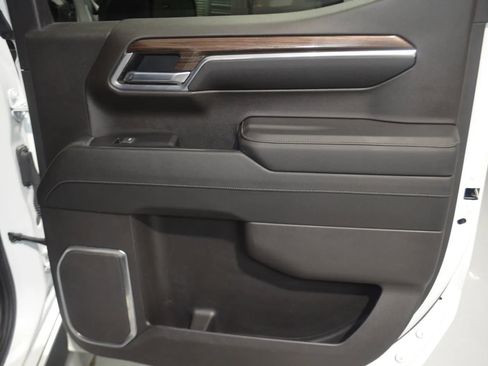 Used 2023 Chevrolet Silverado 1500 LT Trail Boss w/ Convenience Package II image 21