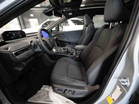 New 2026 Toyota C-HR AWD/4WD image 9