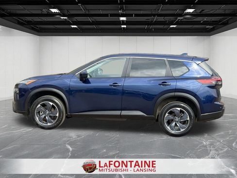 Used 2025 Nissan Rogue SV AWD/4WD image 5