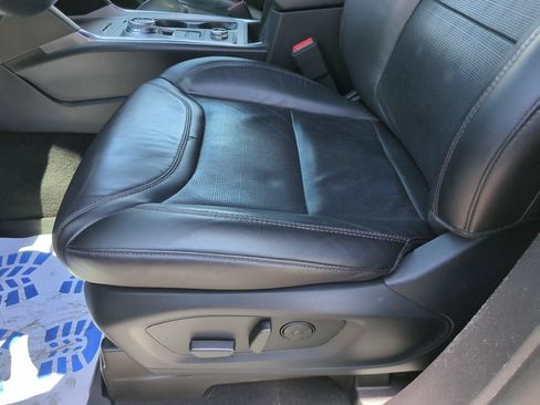 Certified 2022 Ford Explorer Platinum w/ Equipment Group 601A AWD/4WD image 21