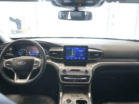 Used 2023 Ford Explorer XLT w/ Equipment Group 202A image 31