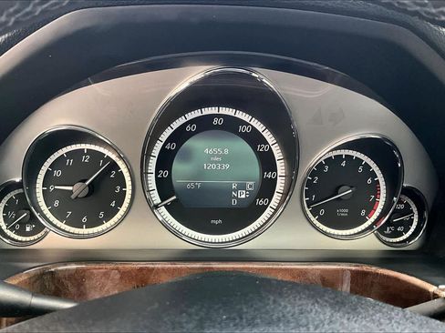 Used 2010 Mercedes-Benz E 350 E 350 Luxury image 25