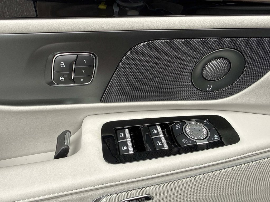 New 2026 Lincoln Nautilus Reserve AWD/4WD image 19