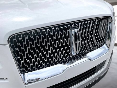 Used 2022 Lincoln Navigator Reserve AWD/4WD image 31