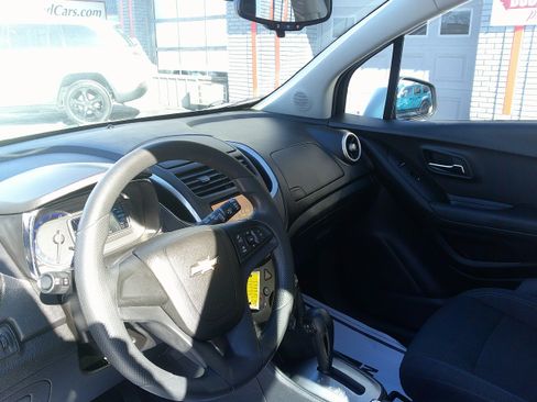 Used 2016 Chevrolet Trax LS image 19