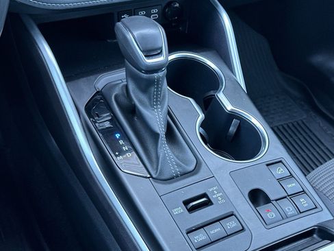 Used 2024 Toyota Highlander LE image 24