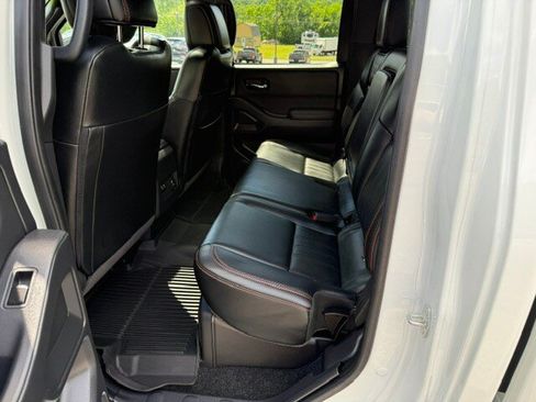 Used 2023 Nissan Frontier PRO-4X w/ Pro-4X Premium Package AWD/4WD image 9
