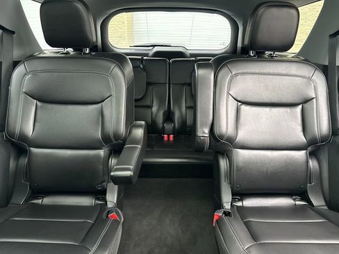 Used 2022 Ford Explorer XLT w/ Equipment Group 202A image 40