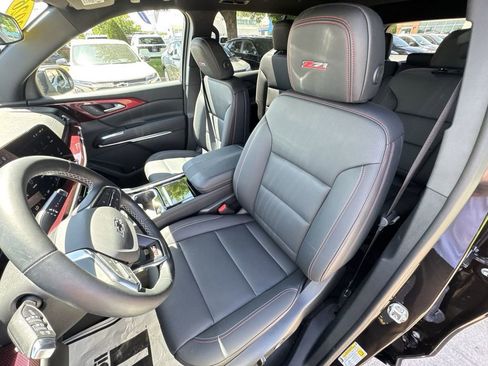 Used 2026 Chevrolet Traverse Z71 w/ LPO, Floor Liner Package AWD/4WD image 23