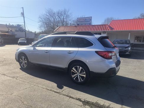 Used 2019 Subaru Outback 2.5i Limited w/ Popular Package #2 image 3