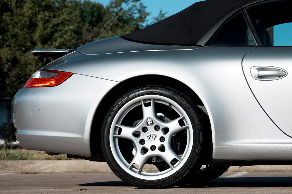Used 2006 Porsche 911 Carrera 4 AWD/4WD image 28