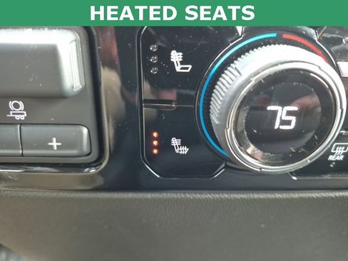 Used 2025 Chevrolet Silverado 1500 LT image 3