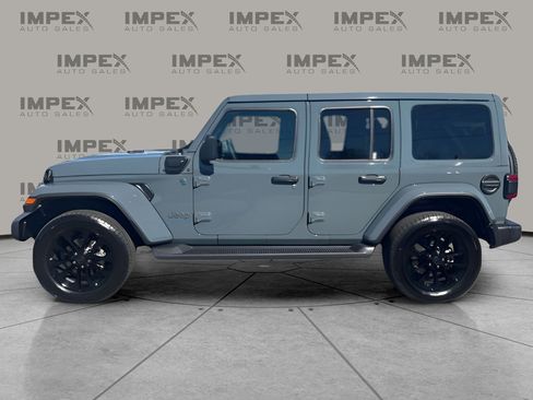 Used 2025 Jeep Wrangler Unlimited Sahara AWD/4WD image 2