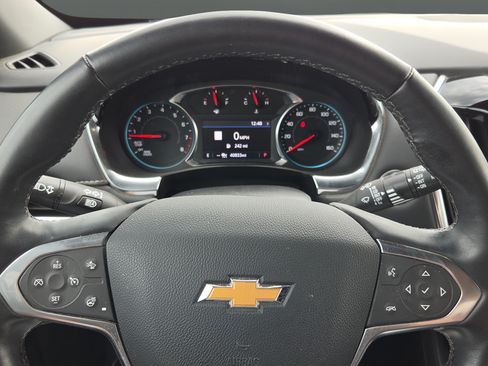 Used 2023 Chevrolet Traverse LT w/ LT Premium Package AWD/4WD image 10