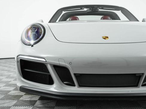 Used 2018 Porsche 911 Targa 4 GTS image 41