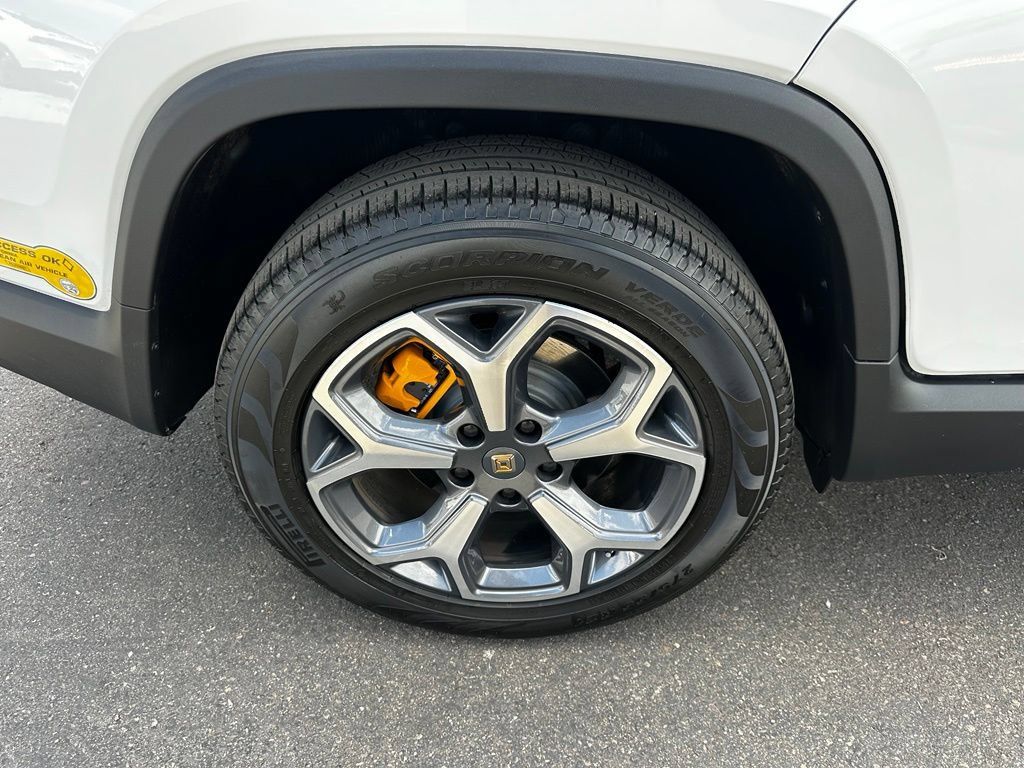 Used 2022 Rivian R1T Launch Edition AWD/4WD image 15