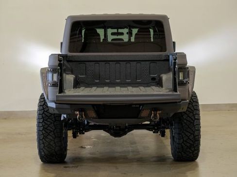 Used 2025 Jeep Gladiator Sport image 25