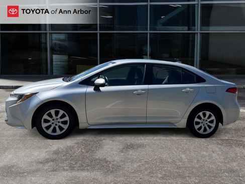 Used 2024 Toyota Corolla LE FWD image 8
