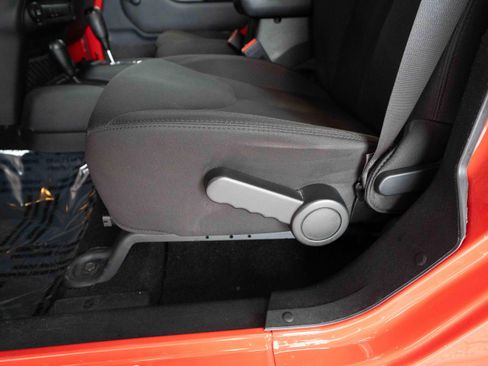 Used 2017 Jeep Wrangler Unlimited Sport AWD/4WD image 12