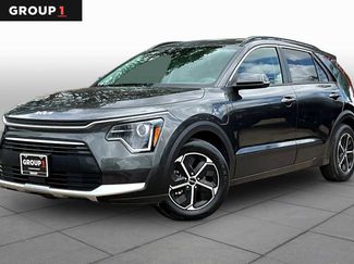 Used 2023 Kia Niro EX video 1