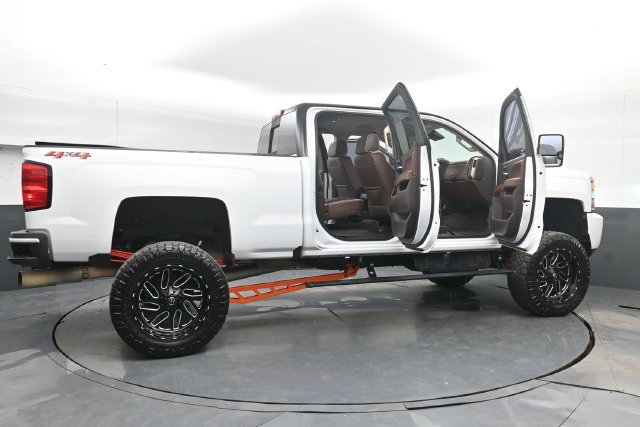 Used 2018 Chevrolet Silverado 2500 High Country w/ Duramax Plus Package AWD/4WD image 51