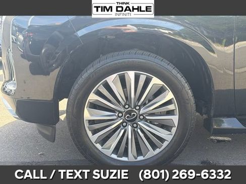 Used 2025 INFINITI QX80 Sensory AWD/4WD image 7