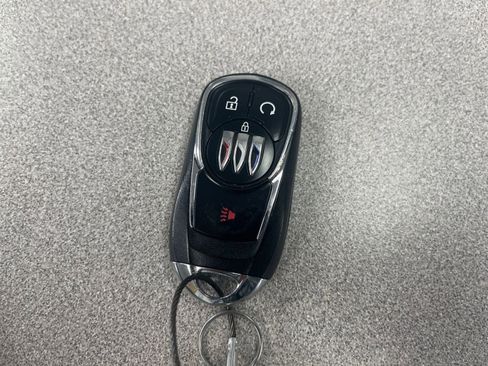 Used 2025 Buick Envista Sport Touring image 21