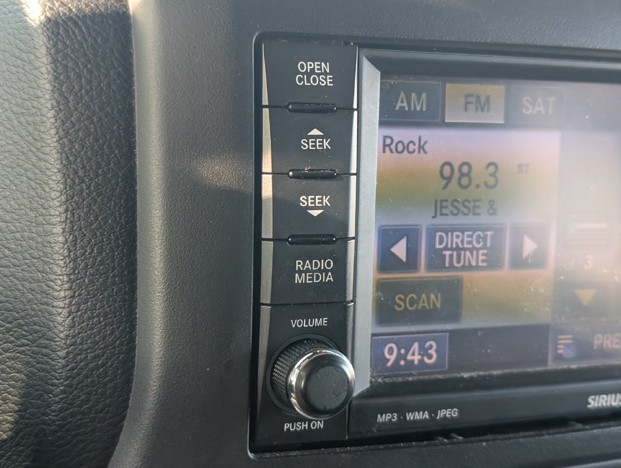 Used 2015 Jeep Wrangler Unlimited Rubicon AWD/4WD image 16