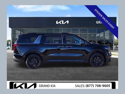 New 2025 Kia Carnival SX