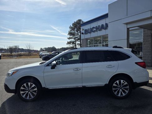 Used 2017 Subaru Outback 3.6R Touring w/ Popular Package #5A image 8