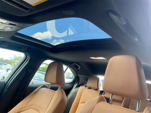 Used 2025 Lexus UX 300h FWD image 18