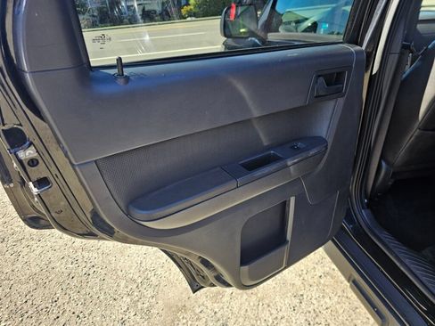 Used 2010 Ford Escape XLT AWD/4WD image 19