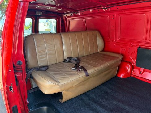 Used 2002 Ford E-350 and Econoline 350 Super Duty RWD image 18