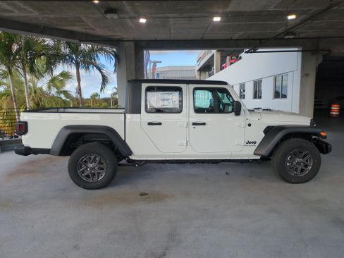 New 2026 Jeep Gladiator Sport image 4