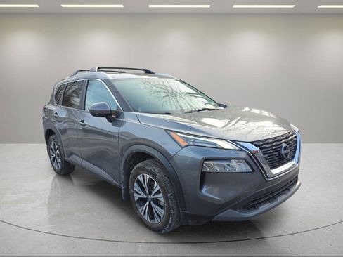 Used 2023 Nissan Rogue SV w/ SV Premium B Package image 3