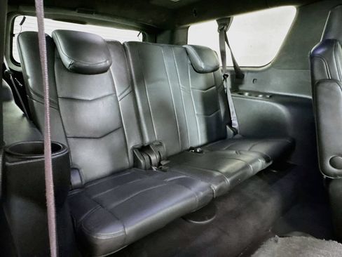 Used 2016 Cadillac Escalade ESV Platinum RWD image 36
