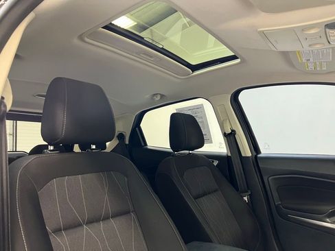 Used 2018 Ford EcoSport SE w/ SE Convenience Package image 30
