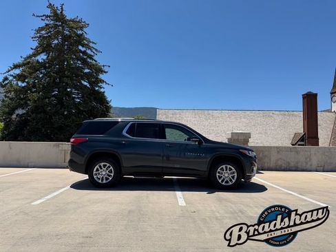 Used 2020 Chevrolet Traverse LT AWD/4WD image 3