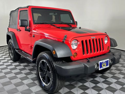 Used 2013 Jeep Wrangler Sport w/ Connectivity Group AWD/4WD image 6