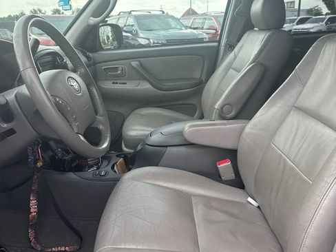 Used 2005 Toyota Sequoia SR5 AWD/4WD image 3