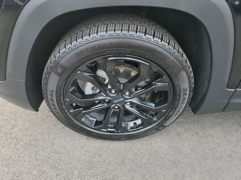 Used 2020 GMC Terrain SLE w/ Driver Convenience Package AWD/4WD image 8