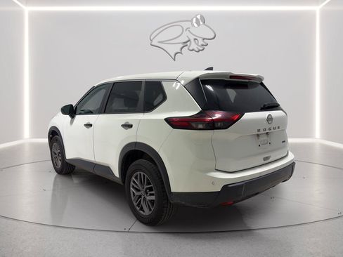 Used 2024 Nissan Rogue S AWD/4WD image 3