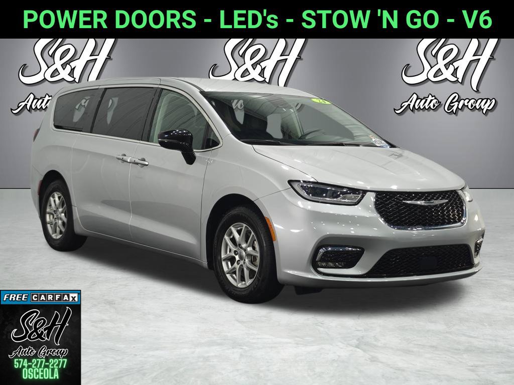 Used 2024 Chrysler Pacifica Touring-L FWD image 1