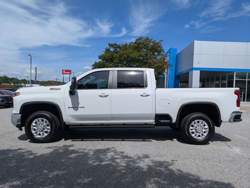 Used 2025 Chevrolet Silverado 2500 LT w/ Safety Package AWD/4WD image 5